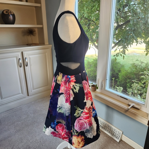 Xscape Navy Backless Dress with Floral Design - Picture 6 of 12